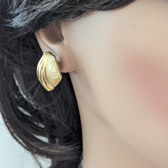 1970s Earrings Cream and Gold Enamel Art are for Pierced Post Gold plated Cute - Picture 4 of 13